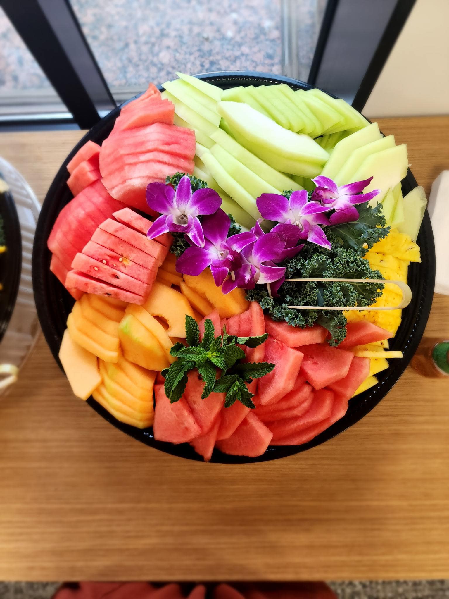 Bandeja de Frutas Artísticamente Decorada